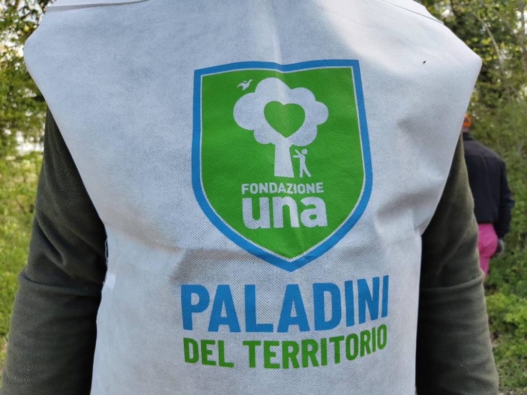 La casacca di riconoscimento dell'iniziativa "Paladini del territorio"